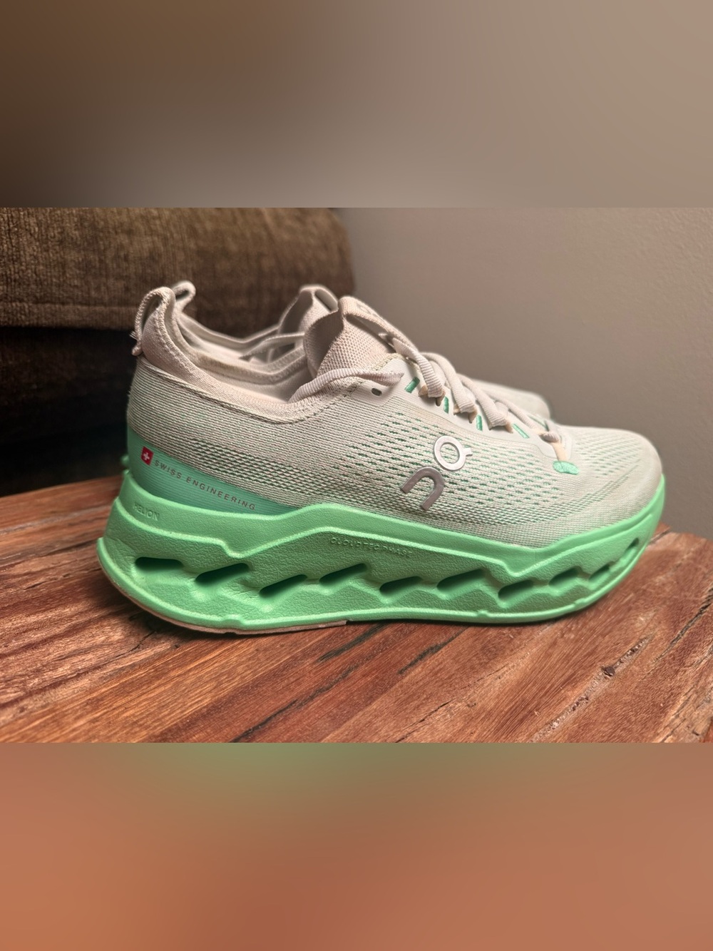 ON WOMEN'S CLOUDSURFER MAX MINERAL HONEYDEW, size 10.5